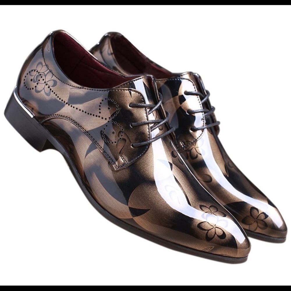 Men Pointed Toe Floral Patent Leather.